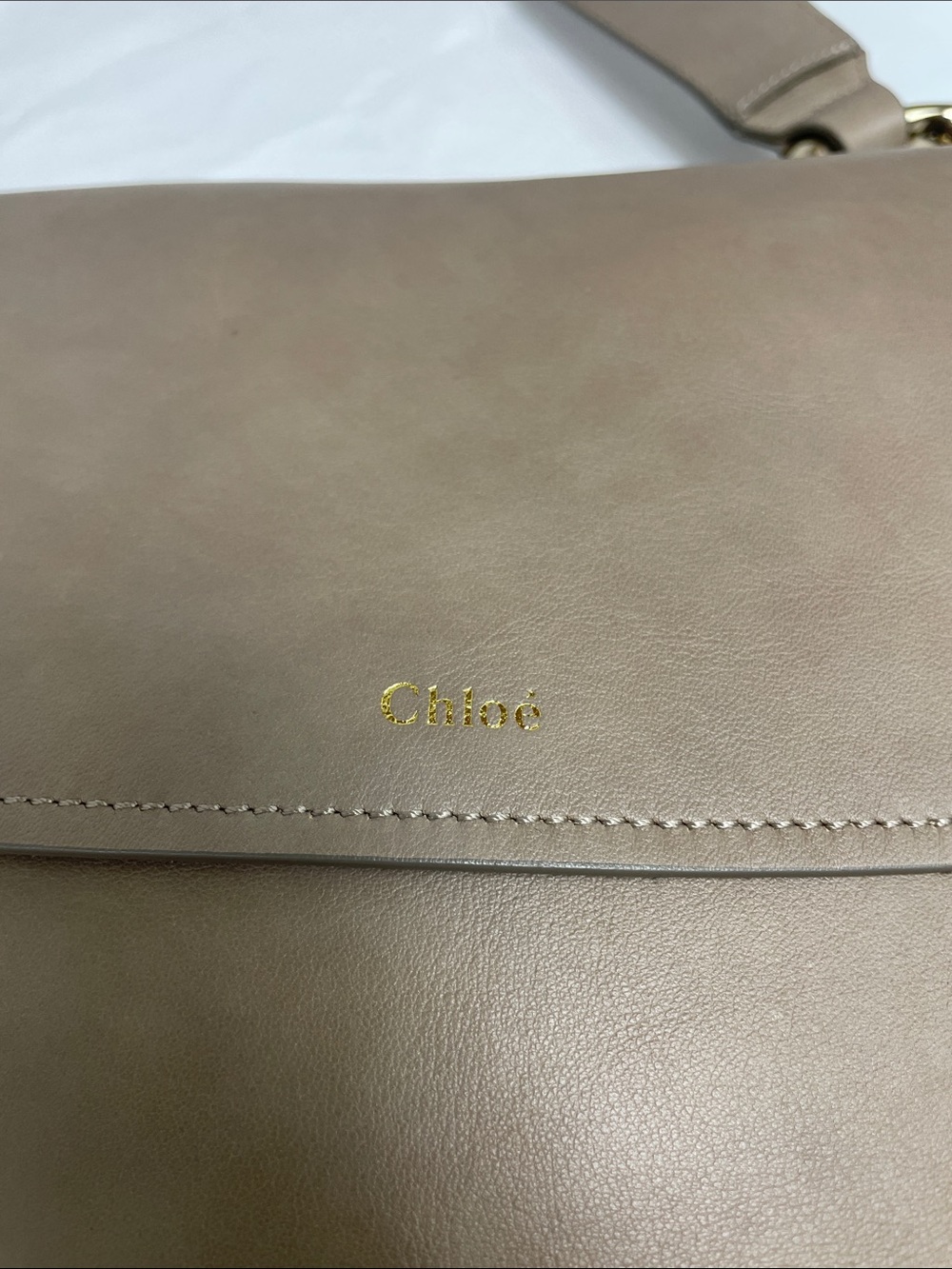 Chloé Taupe Leather Shoulder Bag with Gold Hardware, Italy - Picture 6 of 9